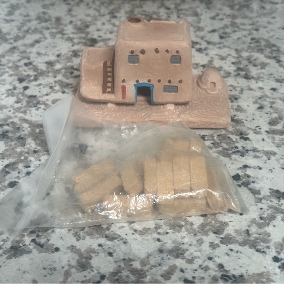 Pueblo Clay Incense and Base Enesco “ Inceinso De Santa Fe” - Picture 6 of 7